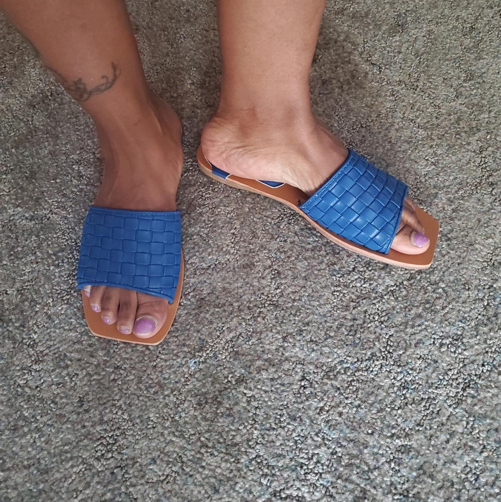 Sandals - Picture 3 of 3